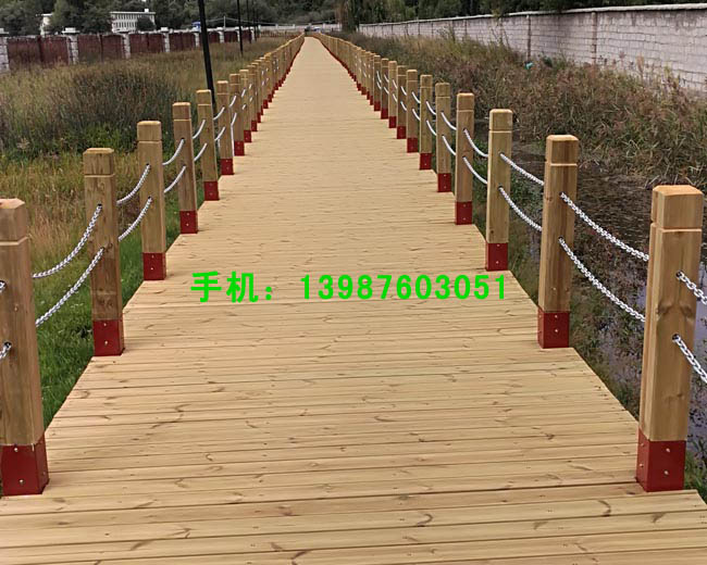 防腐木地板欄桿